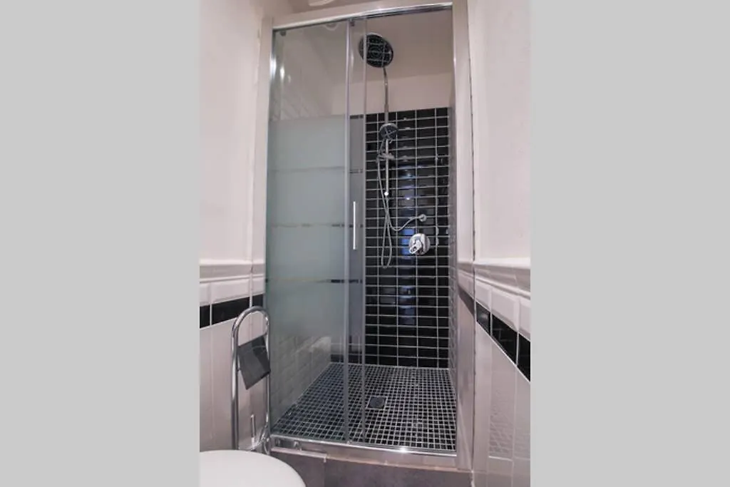 Alfani Charming Suite Florence 0*,